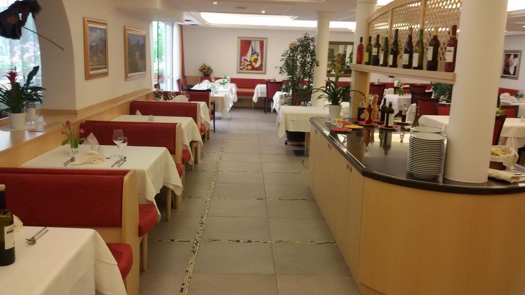 Hotel Maximilian Мерано Экстерьер фото