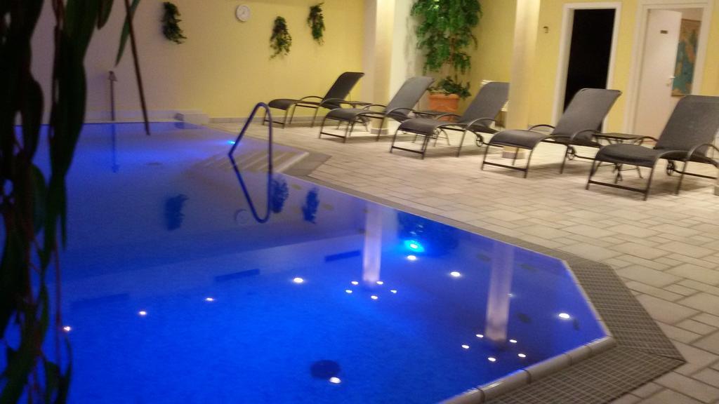 Hotel Maximilian Мерано Экстерьер фото